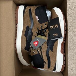 VANS ULTRARANGE EXO HI MTE-1 BOOTS - DACHSHUND/BLACK